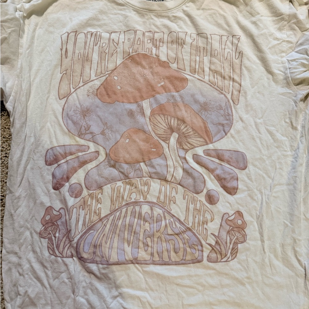 Hollister Cream Graphic Tee